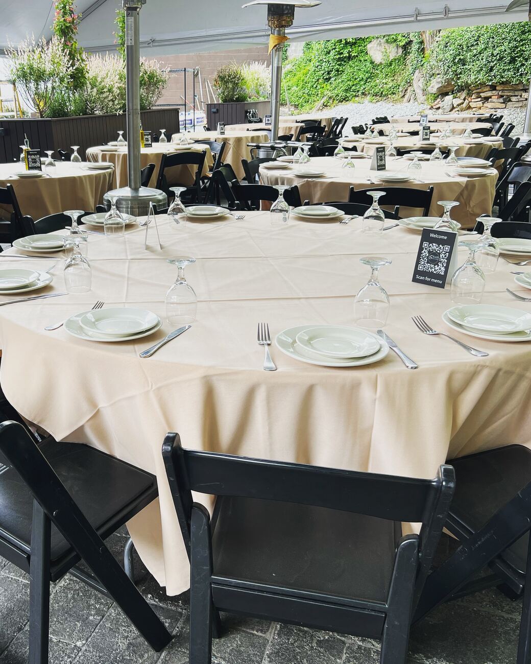 The covered patio at 25 North Ristorante